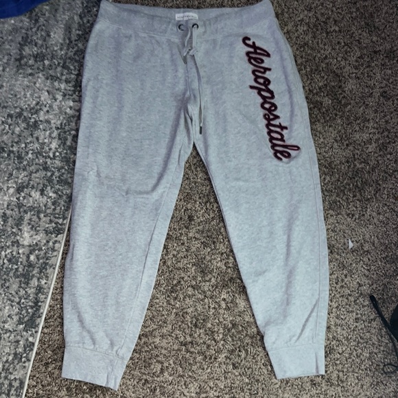 Aeropostale joggers, gray, worn but look werid on me - Picture 1 of 2